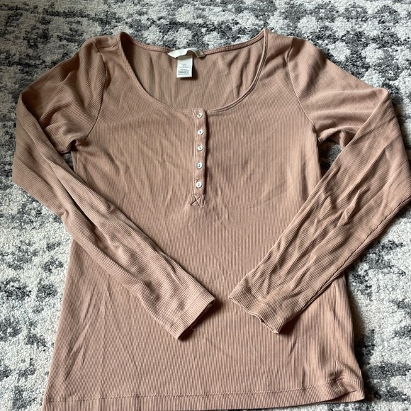 Button up pink shirt - Picture 1 of 1